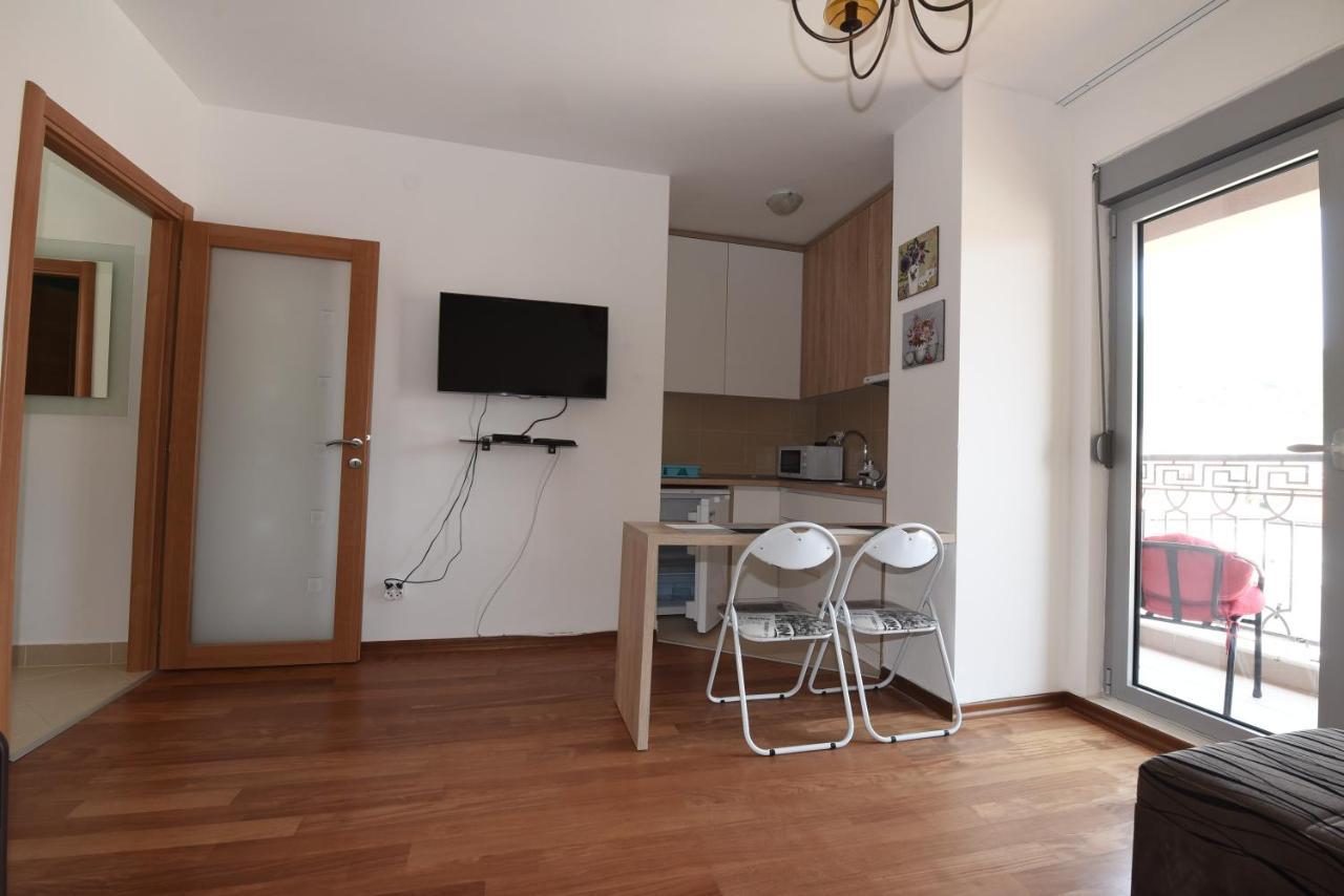 Apartamenti Enjoy Apartment Petrovac Luaran gambar