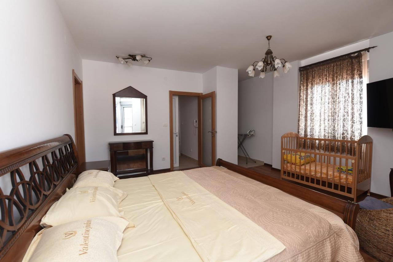Apartamenti Enjoy Apartment Petrovac Luaran gambar
